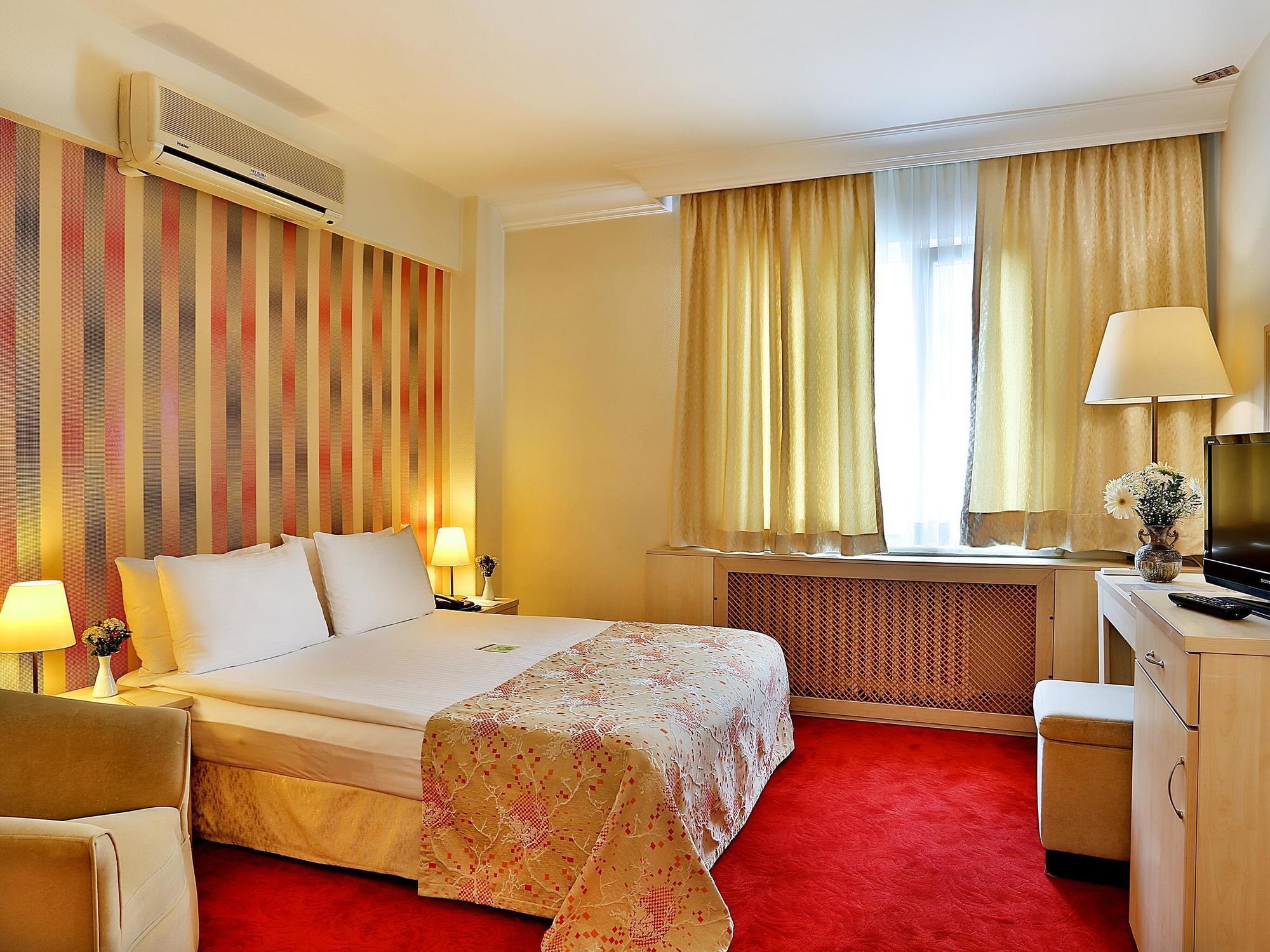 Barin Hotel Istanbul Bagian luar foto