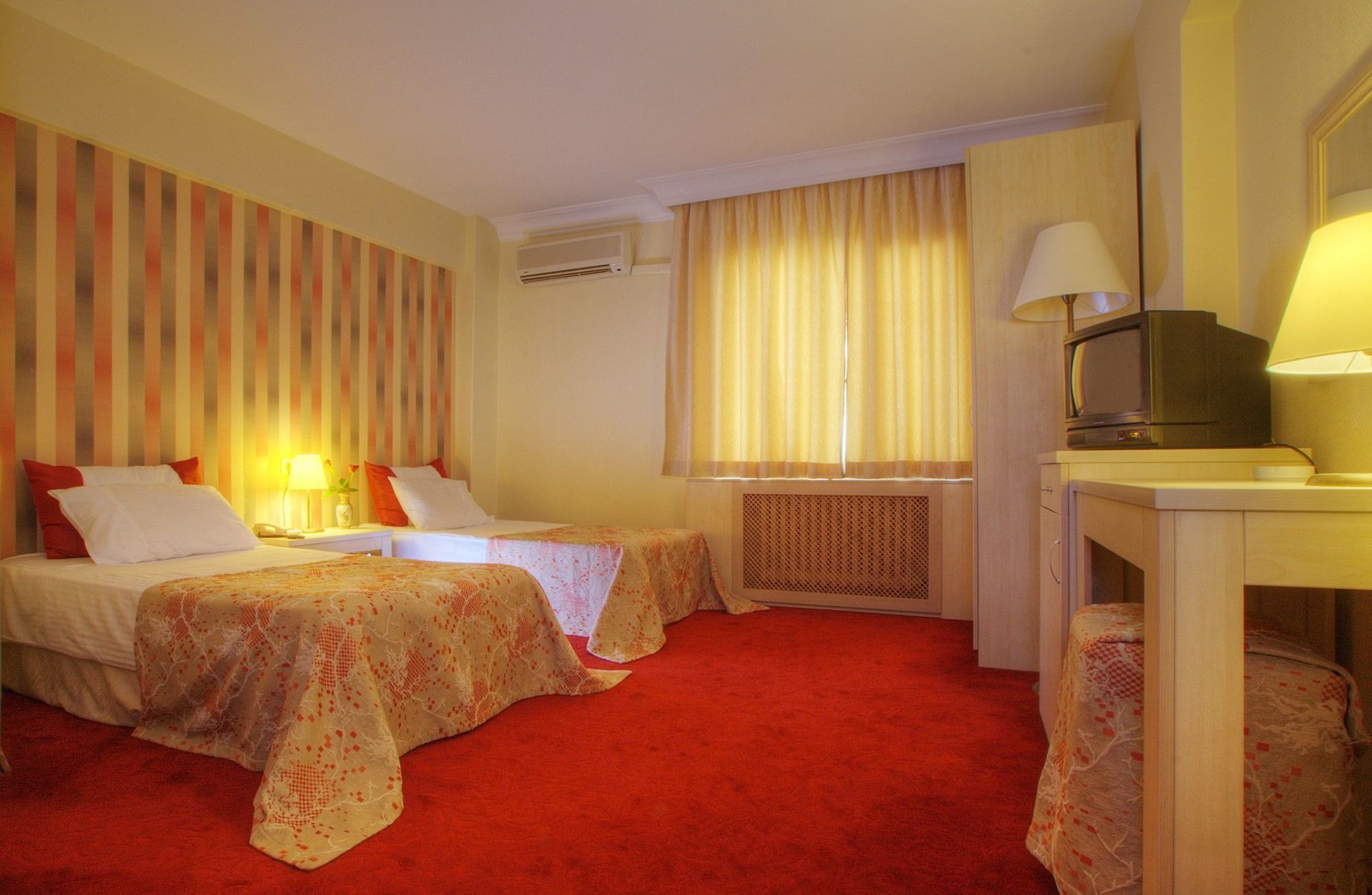 Barin Hotel Istanbul Bagian luar foto